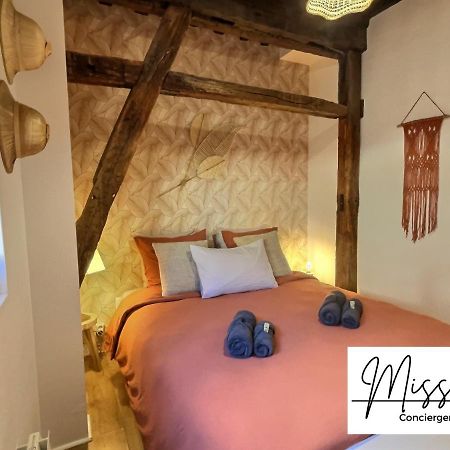 Appartement "La Fenetre Sur Le Marche" De Miss.K Conciergerie à Châtillon-sur-Chalaronne Extérieur photo
