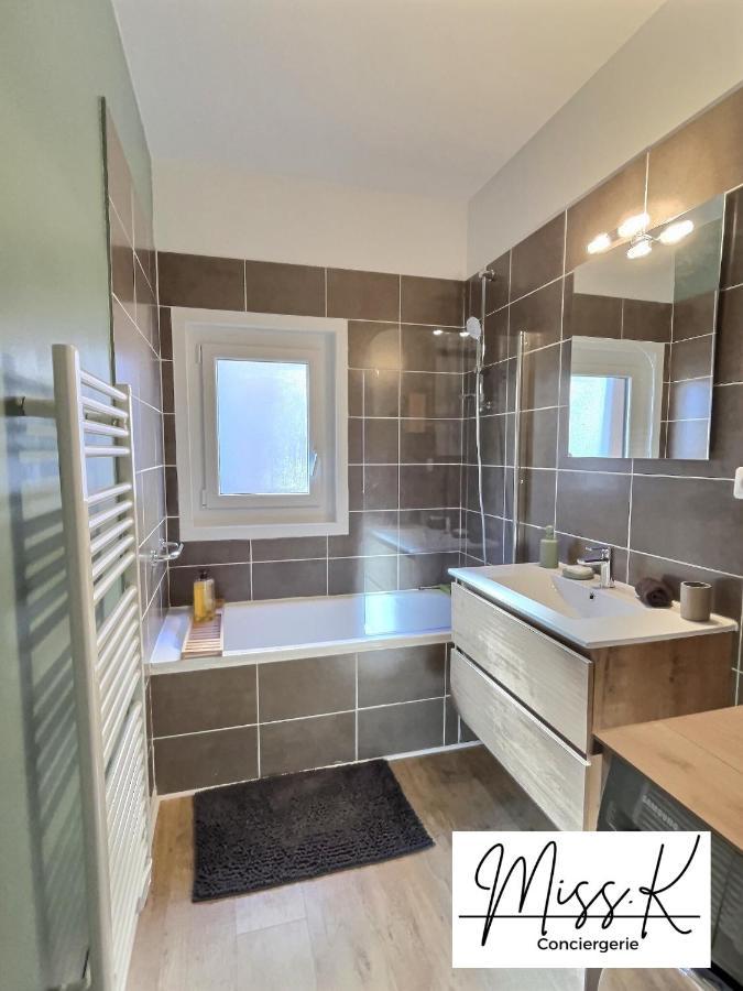 Appartement "La Fenetre Sur Le Marche" De Miss.K Conciergerie à Châtillon-sur-Chalaronne Extérieur photo