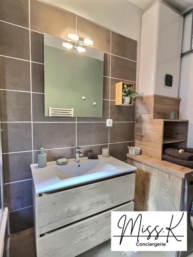 Appartement "La Fenetre Sur Le Marche" De Miss.K Conciergerie à Châtillon-sur-Chalaronne Extérieur photo
